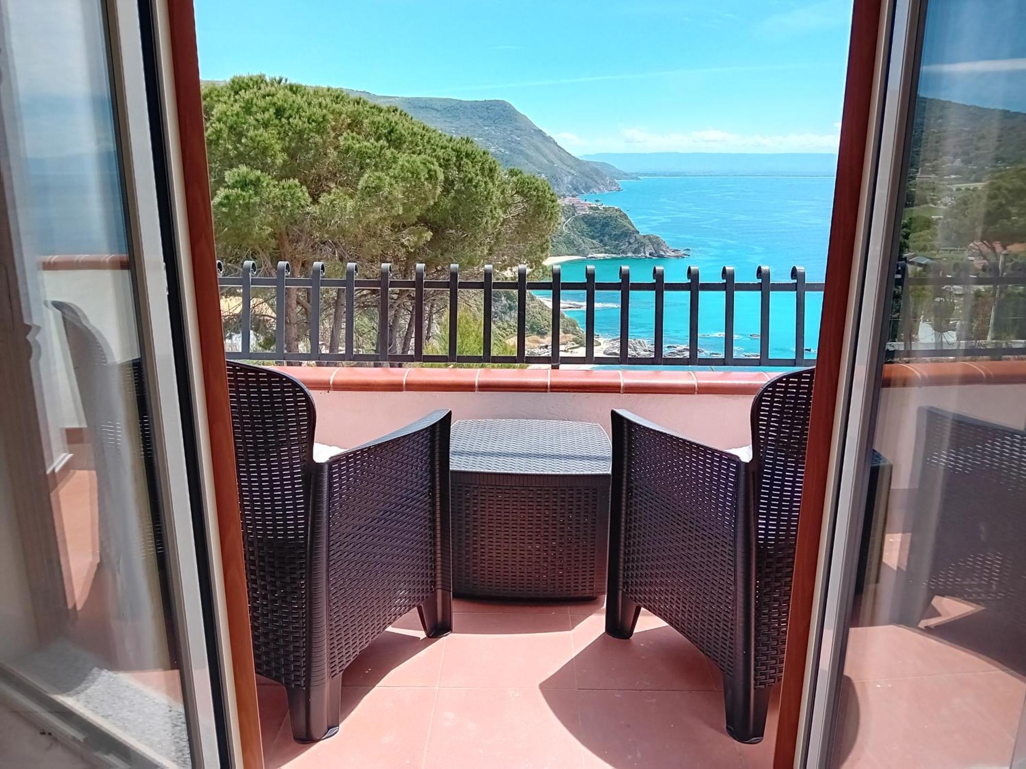 Villamargherita Capo Vaticano Exterior photo